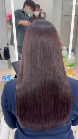 光を反射するような艶髪ストレート
思わず見惚れるナチュラルな美髪に。
ダメージを抑えながら扱いやすい髪へ導きます
#縮毛矯正 #髪質改善 #艶髪 #美髪矯正 #サラサラヘア #ストレートヘア #髪質改善トリートメント #縮毛矯正モデル #美髪ケア #艶髪ロング#三鷹