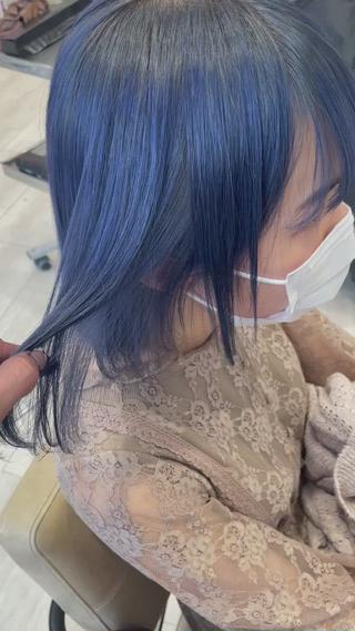 ブルー
 
