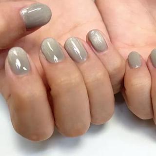 秋のマグネットネイル
人気です♡