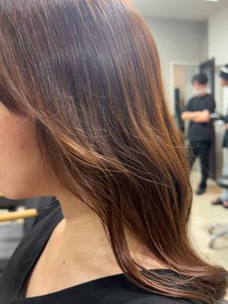 セミロング バタフライレイヤー/ ニシトモユキのヘアスタイル