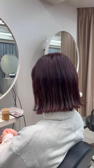 ショート バタフライレイヤー/ ニシトモユキのヘアスタイル