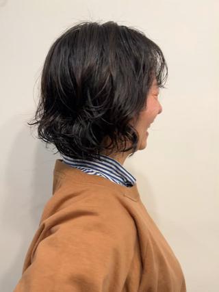 ボブパーマ人気です

時間が経っても横に広がらない、パサっとしない
スタイリング方法あります

施術中にしっかりと伝えさせていただきます

 