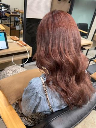セミロング バタフライレイヤー/ ニシトモユキのヘアスタイル