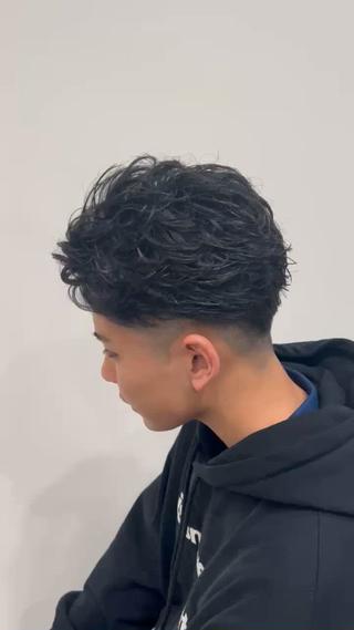 ショート パーマ メンズ ヴァンキャトル 山口裕真のヘアスタイル