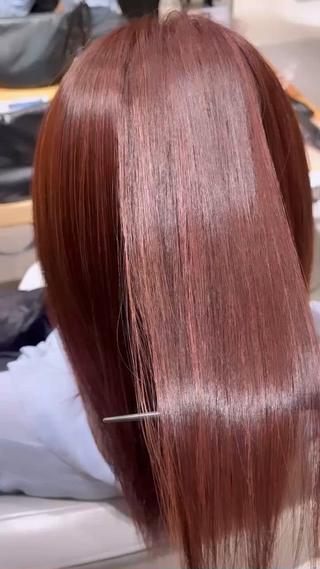 セミロング カラー レイヤー MINX伊藤なず菜のヘアスタイル