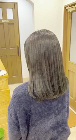 オリーブグレージュ

絶対ブリーチをしなくてはいけないということはないので
しっかりとご相談させていただきながら施術させていただいております

ダメージ少なく柔らかい質感の
#やわカラー がおすすめです♪

パツんと感を残しながら質感を柔らかく軽く仕上げているのでヘアアレンジも楽ちんです︎

乾かしてそのままスタイリングオイルを付けて仕上げもかわいいです

めんどくさがり、ズボラな方にもおすすめです♪

#オリーブグレージュ
#パツんとロング
#ローレイヤー
#パツんとカット 
#柔らか質感 
#コテ巻き仕上げ 
#そのまま仕上げ
#お客様style 