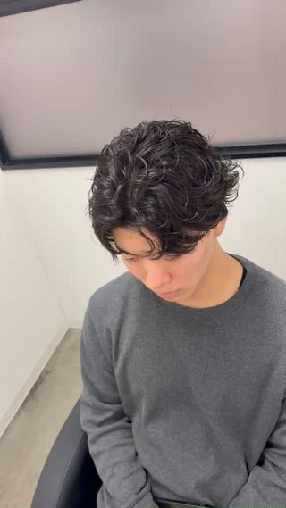 フェザーパーマ×スパイラル

毛流れパーマとスパイラルパーマをmix
上げも下ろしもどっちもできるようにします 