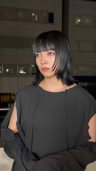 顔周りウルフカット!
ウルフカット初めての方、髪を伸ばし中で何か変化が欲しい方、イメチェンしたい方に是非顔周りカットおすすめです