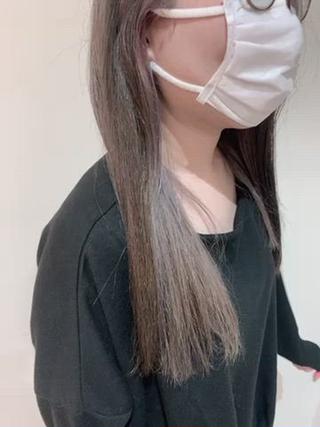 インナーカラーとハイライトでグレー系カラーに統一感◎