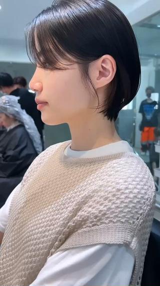 ゆったりと大人ショートボブ
丸みとくびれを意識したカット
