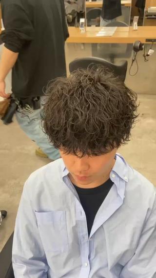 パーマ メンズ ツイスパ/シャドウ MANARUのヘアスタイル