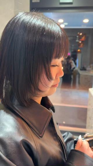 ボブレイヤーカット
レイヤーを顔周りに入れるだけで動きが出てかわいい♡
