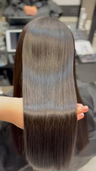 ロング 秋屋 美々梨のヘアスタイル