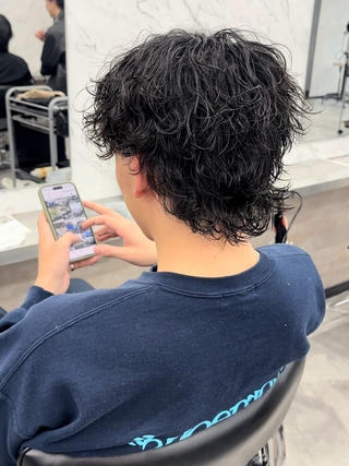 札幌 "縦落ちシャドウパーマ"
セットがしやすく、伸びてきても膨らみにくいです!
メンズスタイルなら、ぜひお任せください!