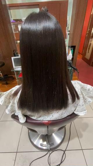 セミロング 【白髪ぼかし】 矢内　夏輝のヘアスタイル
