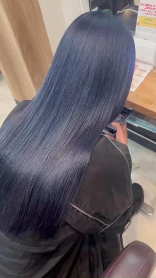 〜 Navy Blue 〜
光のあたり加減で青みが変わってくる透明感たっぷりカラーです.⋆𝜗𝜚