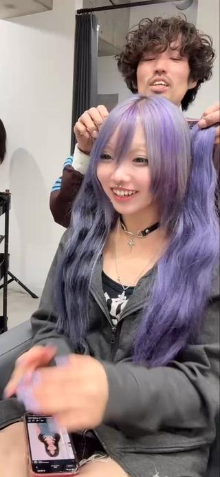 ロング TAIRA横浜ウルフ 🐺デザインカラーのヘアスタイル