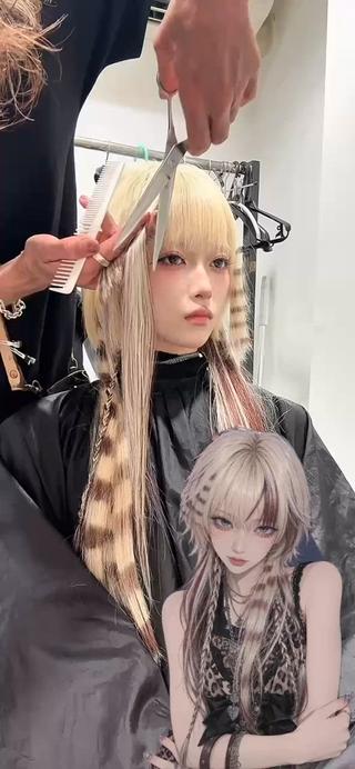 ミディアム TAIRA横浜ウルフ 🐺デザインカラーのヘアスタイル