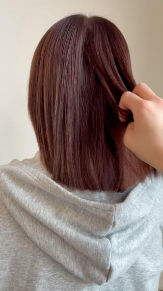 光に当たるとピンク味が強くなるピンクブラウン