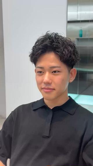 【ルーズショート】
夏に向けて短髪にしたい方におすすめです!
パーマによって動きと色気がでる最強パーマ!
再現性が抜群でスタイリングがとっても楽になります
ぜひご予約お待ちしております