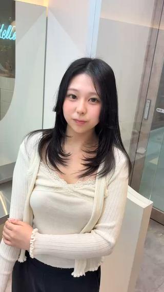 セミロング カラー ヘアアレンジ 純欲韓国ワンホン🤍 𝑌𝑢𝑖🤍のヘアスタイル