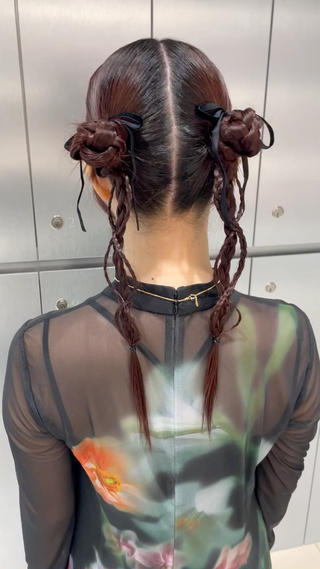 ・
ツインカチモリ
他とかぶらないスタイルで可愛く

ヘアセット→3,300円
巻き下ろし、ストレート→2,200円

お問い合わせ、ご相談など
Instagram→@mo0525niii
 