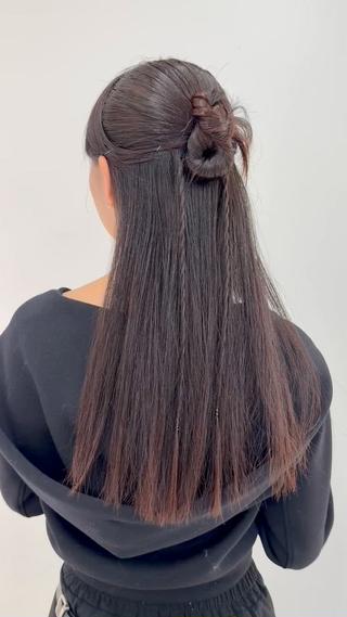 ヘアアレンジ ヘアセット🎀耳つぼ 👂💎MONAMIのヘアスタイル