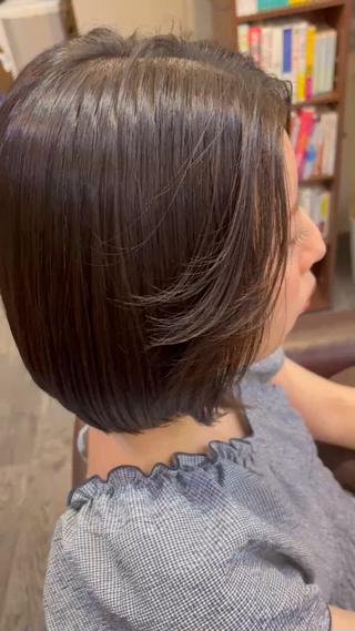 ただ真っ直ぐにするだけじゃない！
毛先の自然に流れる縮毛矯正 