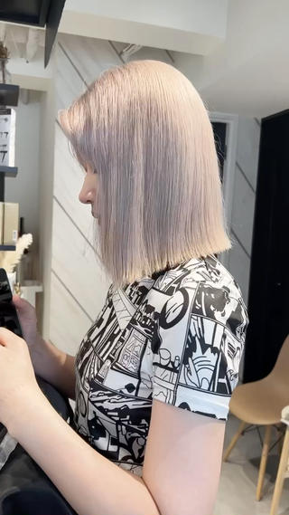 複雑履歴からホワイトベージュへ
#黒染め剥がし#ホワイトベージュ#トリプルカラー
