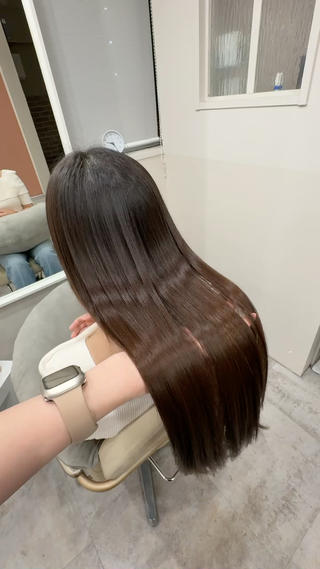 ロング 早坂 美咲のヘアスタイル