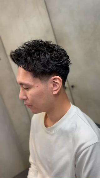 ショート パーマ メンズ 矢崎 裕哉のヘアスタイル