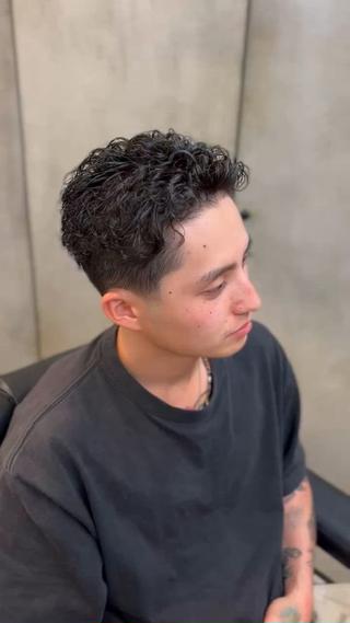 ショート パーマ メンズ 矢崎 裕哉のヘアスタイル