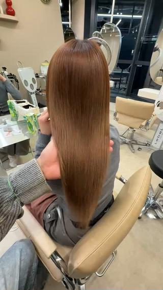 ブリーチ毛でもストレートヘアに
酸性ストレートで地毛のようなサラ艶ヘアになれます
ご相談、ご質問等はInstagramのdmにて