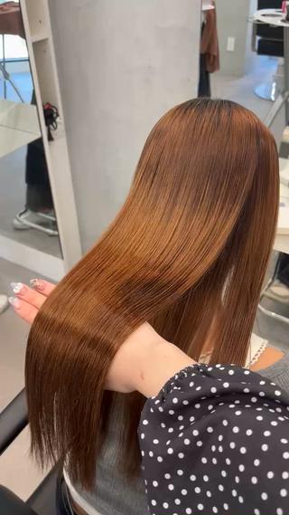 ブリーチ毛でも髪の毛の体力があればストレートヘア維持できます一人一人お悩みに寄り添ったご提案を提供させて頂いております是非お任せください!
#縮毛矯正 #ブリーチ矯正 #ストレートパーマ