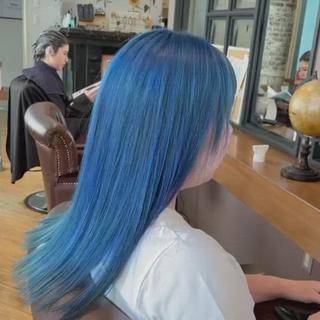 フルブリーチからの水色カラー
ブリーチは体力を考えながらなるべく抜いていきます!
毛質によって抜けが甘かった場合はネイビーっぽくするしかないですが、青はかわいいですね♪