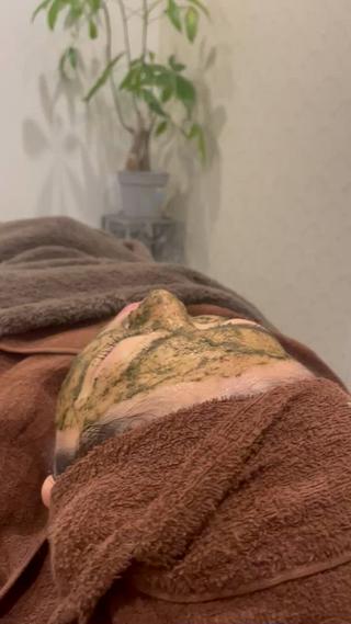 ニキビ、肌荒れが気になる25歳以下の
お客さまへお得なコース
美容クリニックでも使用されている
国産ハーブピーリングに高濃度ビタミンC
を導入
お肌の乱れを整えて褒められ肌へ♡