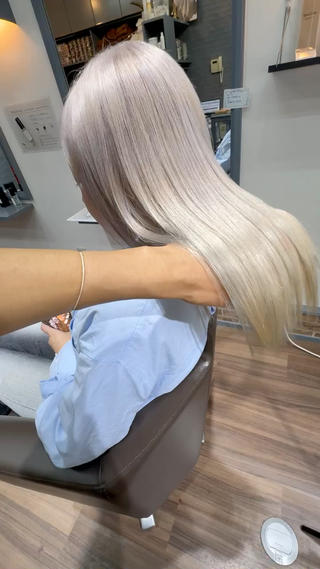 セミロング カラー ヘアアレンジ 三輪 太一のヘアスタイル