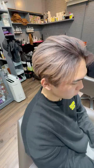 ショート カラー メンズ 三輪 太一のヘアスタイル