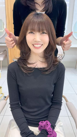 ミディアム カラー みずき/銀座 レイヤーカットのヘアスタイル