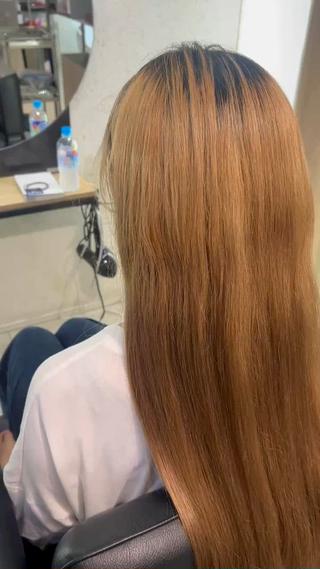 Cassis Lavender
【before】1ヶ月半分リタッチ
ブリーチリタッチは1ヶ月半〜2ヶ月できていただけると1番綺麗に、そしてダメージ最小限に抑えることができます!