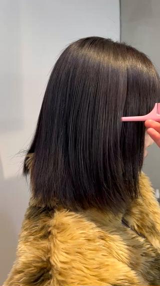 髪質改善でつやつやに️
パーマ履歴のある髪をストレートに仕上げました!