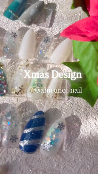Xmas Design
指先からクリスマス気分
大人かわいいホリデーデザイン、今年らしいデザインで、登場しました
冬のお出かけやイベントにぴったりです♡
※実物キラッキラですお楽しみに
#クリスマスネイル#あきる野市ネイルサロンあひるの #12月ネイル#冬ネイル #あきる野ネイル #クリスマスツリーネイル #フラッシュネイル
