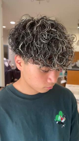 カラー パーマ メンズ 福井 珠乃のヘアスタイル