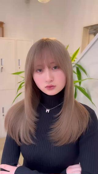 ロング カラー 福井 珠乃のヘアスタイル
