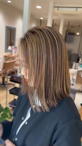 ミディアム カラー 福井 珠乃のヘアスタイル