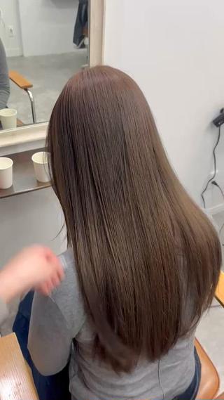 ロング カラー 楢本 莉子のヘアスタイル