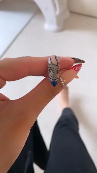 ミディアム 🦋Nail Amo🦋のネイルデザイン