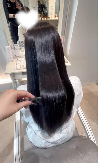 うねり・広がりが気になる方へ
乾かすだけで、するんとまとまるナチュラルストレートに仕上げます
ダメージをできるだけ抑えながら、やわらかくて扱いやすい質感に◎
朝のスタイリングがぐっとラクになります