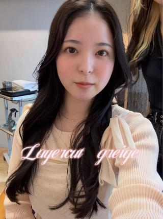 Layer cut greige
柔らかさと透明感を大切に️
colorや赤み消していきたい方お任せ下さい