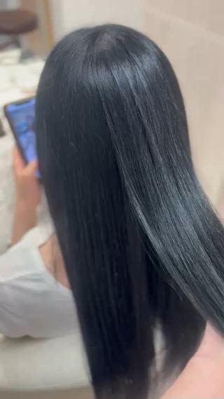 Korean black♡
王道ずっと大人気韓国オンニみたいな透明感あるブラック
トリートメントしてあげることで、更にツヤましです!
オンカラー(トーンダウン)+トリートメントのメニューです。